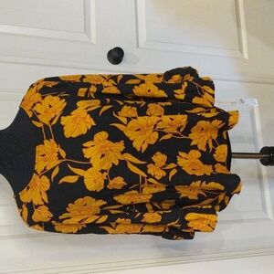 🧨 3 for $15 Apt 9 Black And Gold Floral Blouse Beautiful Ruffled Sleeves NWT